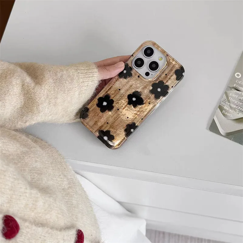 Retro Brown Black Spots Flower - đánh giá và giá Phone Cases Brown